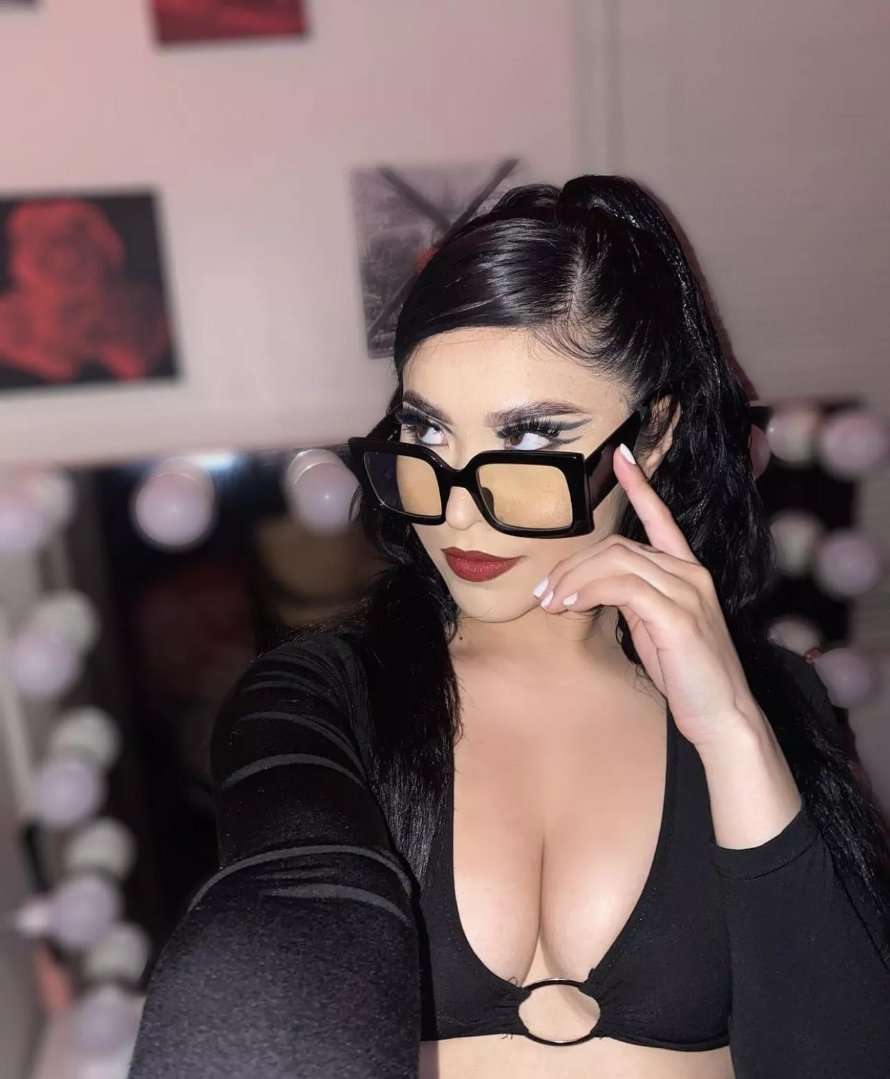 She’s sooo sexy posted by nudist831