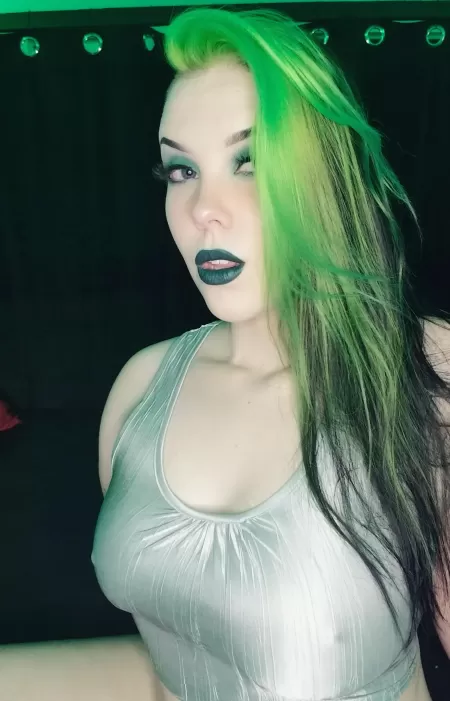 Shiny, shiny silver. by TeenyWalrus