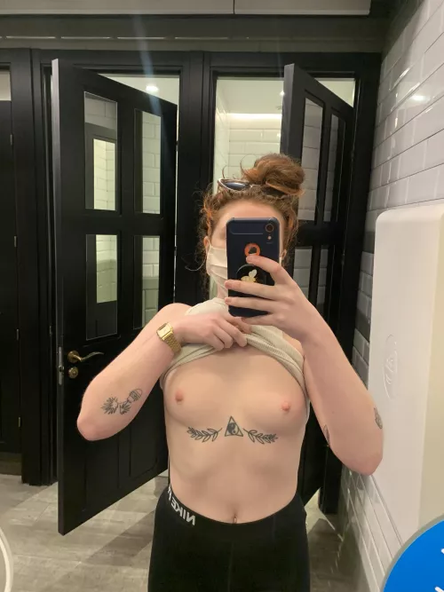 Shopping centre bathroom by kokabyn