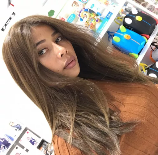 Shopping selfie by Baliesque