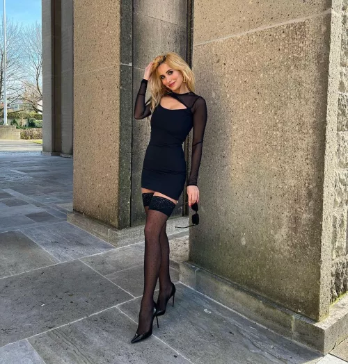 Short dress and thigh highs.. by jpx82