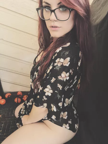 Short enough to be legally a midget. Please don't put anything on the top shelf , thx 🙄 by Optimal-Giraffe4631