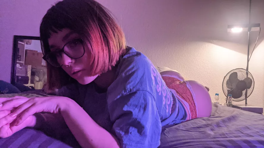 Short hair and thick booty (OC) by zashy123