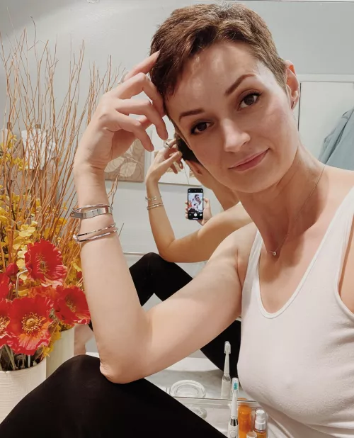 Short hair, hard stare 😎[F38] by masha_nova