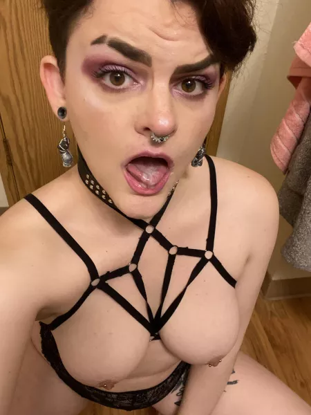 Short haired girls have more fun 🤩 by spooky-ro