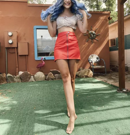 Short skirt by bambi_bluehair