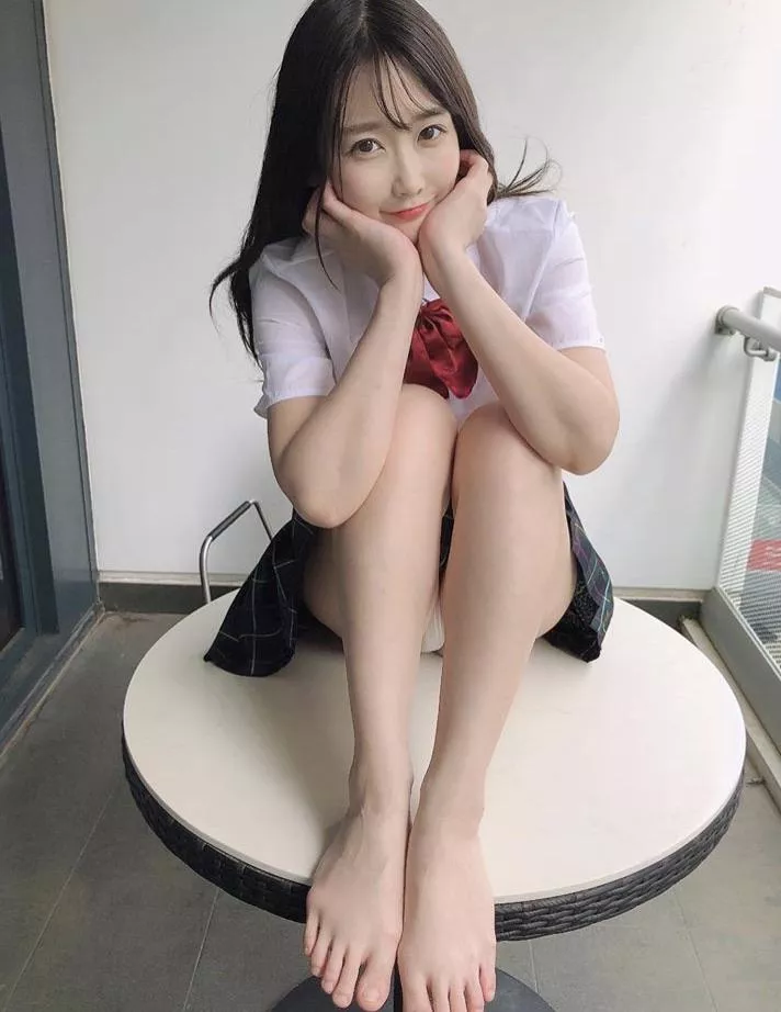 Short skirts and legs up. Best combo Eva!! posted by Rachael93