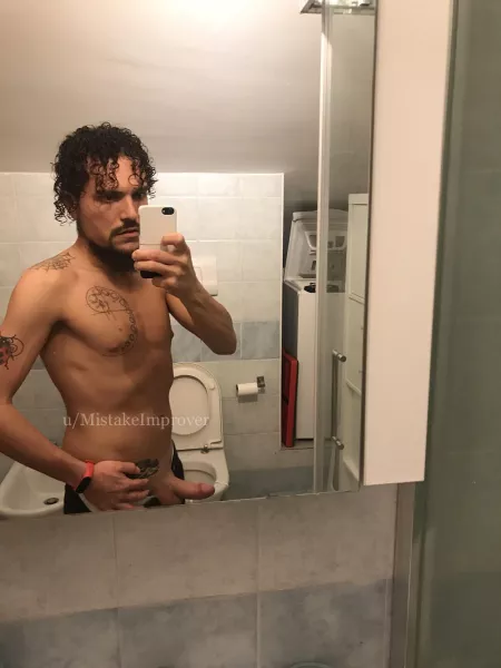 Should I add posing for lbgw in my shower routine? by MistakeImprover