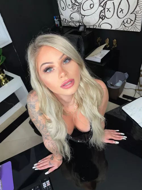 Should I change my hair or stay blonde by brookeshows