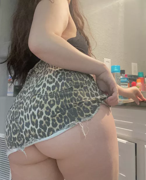 Should I lift it higher for you papi? by spicynaughty