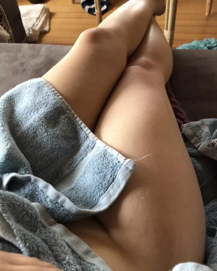 Should i pull the towel off my body😏[F] [OC] posted by littleprecious_
