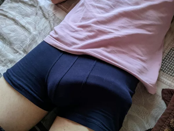 Should I sleep naked? by AnthonyEgg420