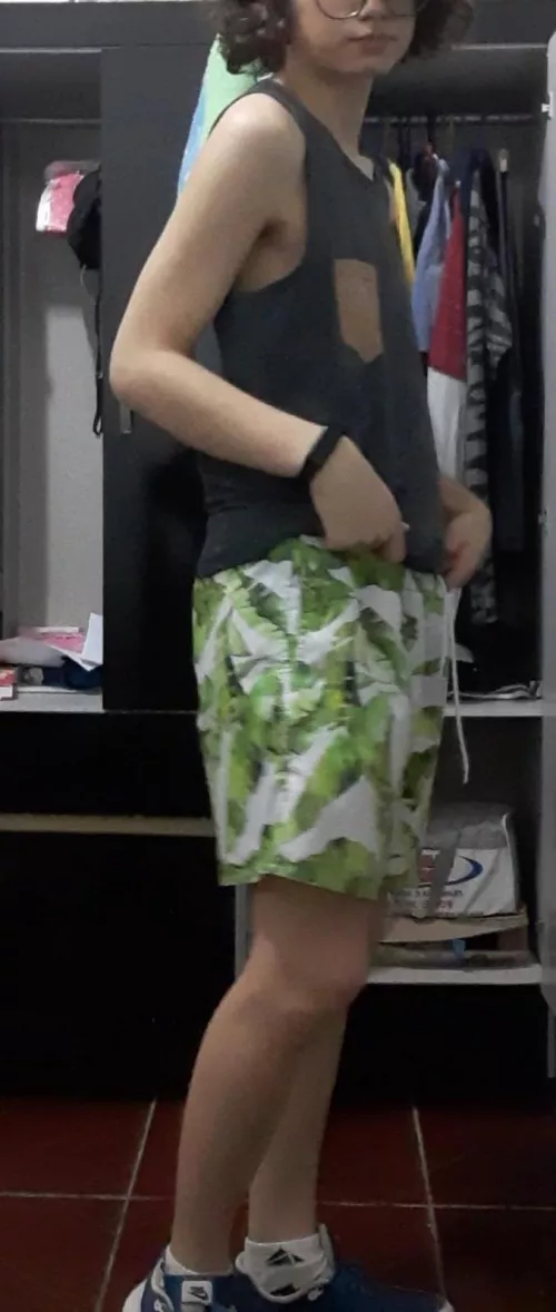 Should i strip? 😝 [19] by LukeCinnabun