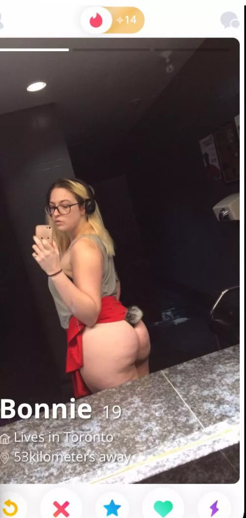 Should I swipe right? by Drdoggo47