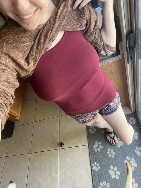 Should I take my long sleeves off and wear just my tank top? :) by sigrid_09