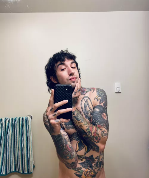 Should I uncrop? by loveulikeareptile