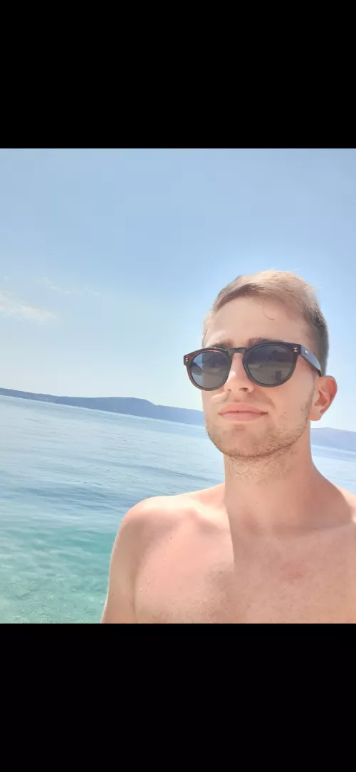 Should I use this as my new profile pic? 😅 by iamxromx