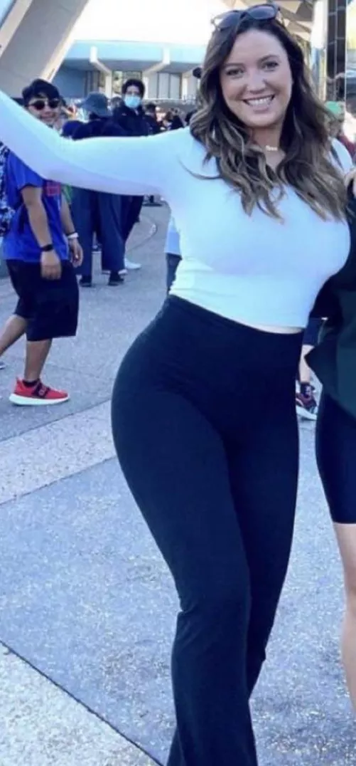 Should mom of 2 do porn? by Lebronindishoe