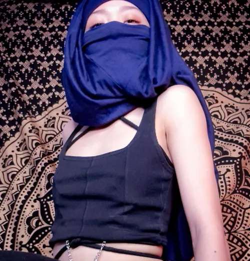 Show me how badly you wanna worship me. by LittleMuslims