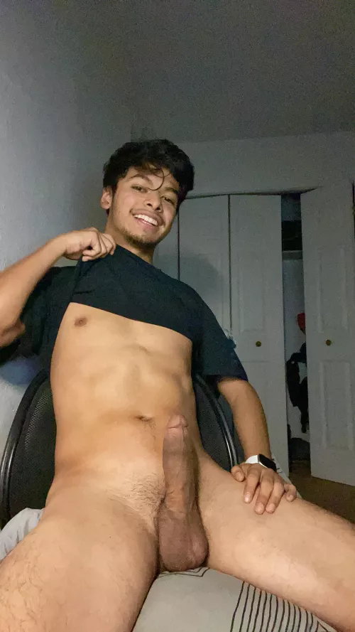 Show me how naughty you can be. Send me a dm ;) by Reyna_2122