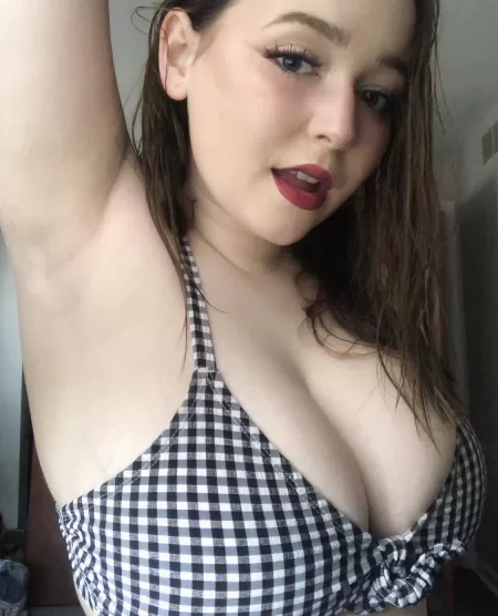 Showed off at the pool by bombdotcombb