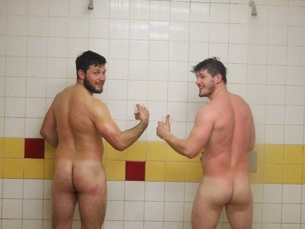 “Shower butts” … posted by neilfromsydney2003