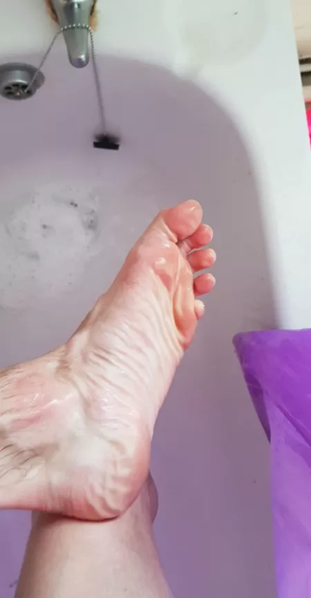 Shower feet 💦 by barefootboy123
