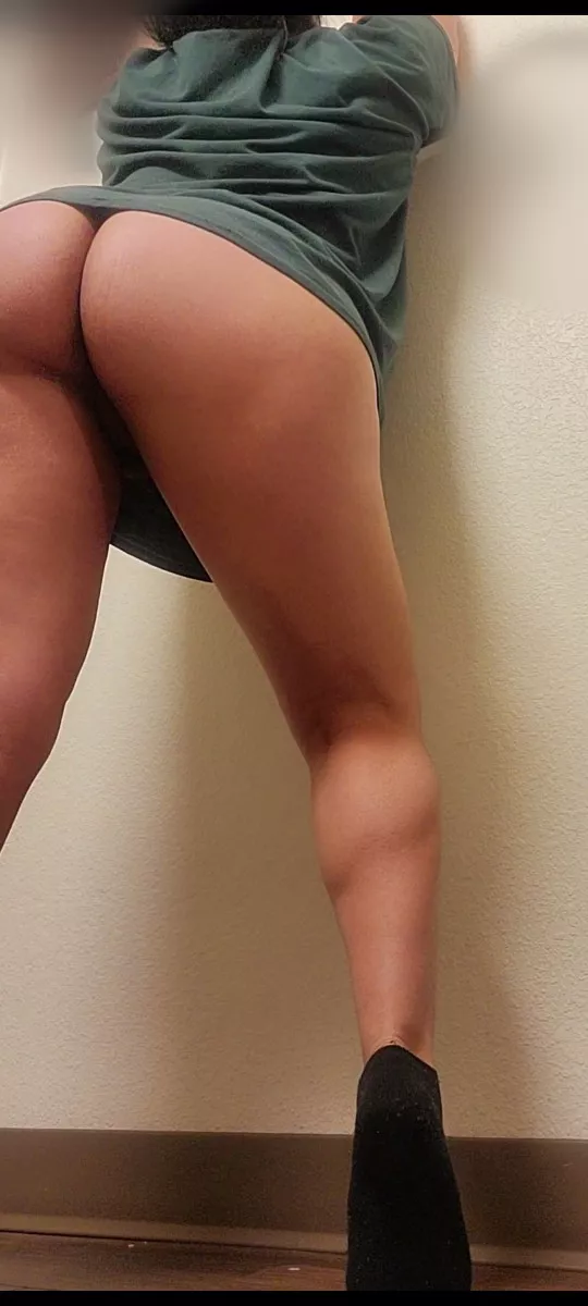 Shower ready come n join?? posted by scarletmistress55