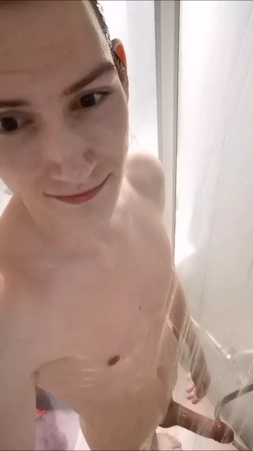 Shower time by Arhdon