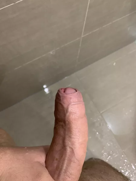 Shower time by Scaryduck23