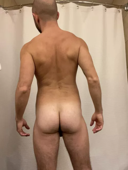 Shower time 🚿 by Lildaddytravels