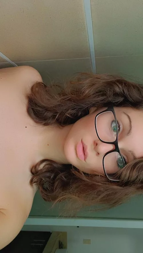 Shower time by AuLaBe