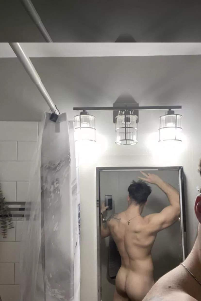 Shower time 💦 come join posted by DaddyDd10