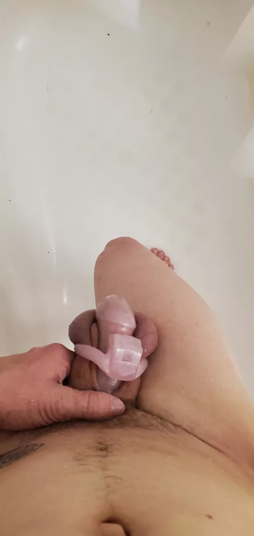 shower time by rosestattoo