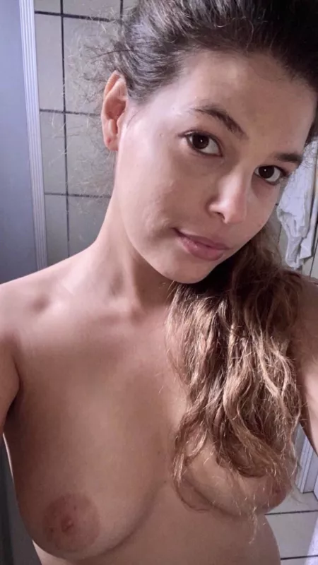 Shower time by Hurricanedeer34