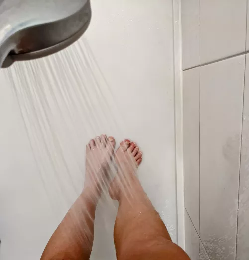 🚿 Shower time.... who is gonna scrub those tootsies clean for me? 🧽 ❣️ by the-sockslut