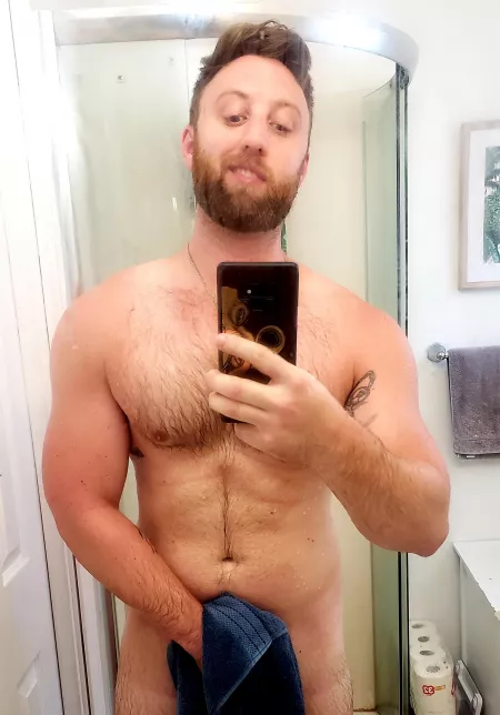 Shower time by R2D33Z3DNUTZ