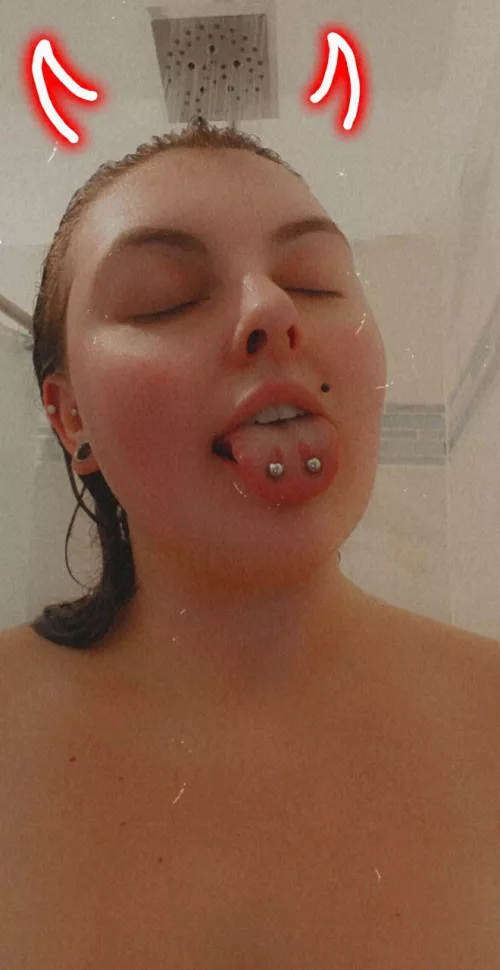 Shower vibes by harlettscarlett93