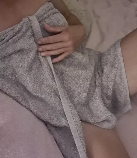 Showerd, chilled n sleepy 😴 by rubys-dream