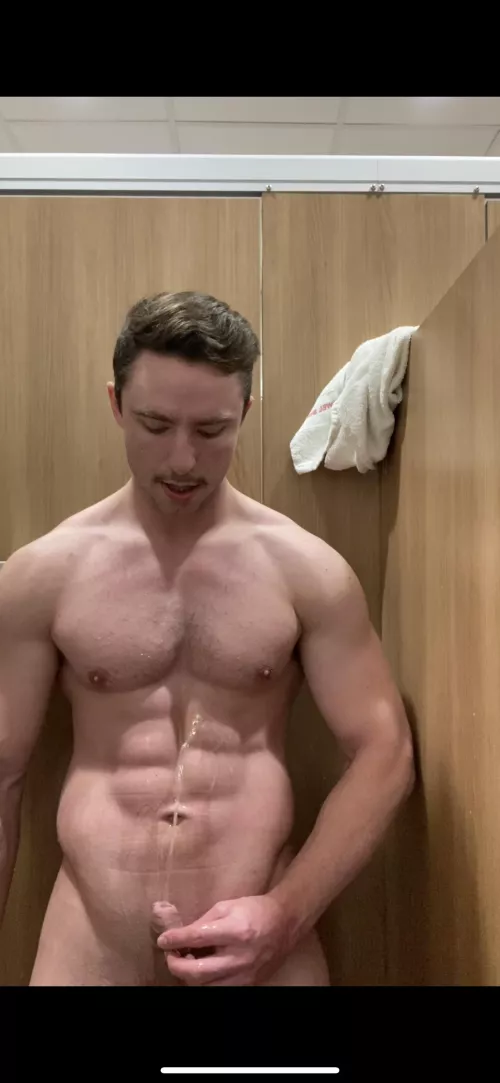 Showering myself at the gym 💦💦 by PaganBaby00