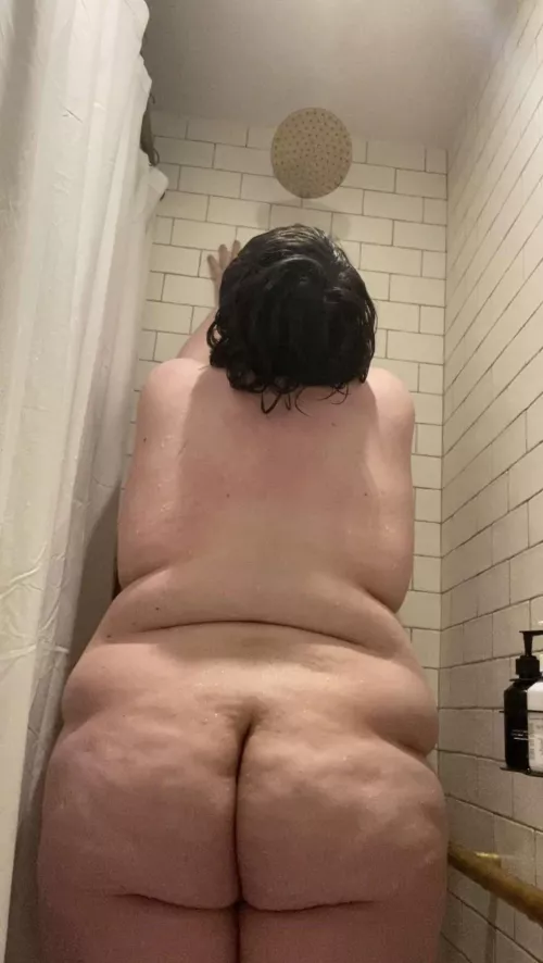 Showers are more fun with 2 by SmallCockBigAss