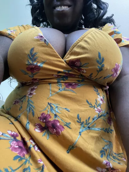 showin off in a sundress by eristhestrifequeen