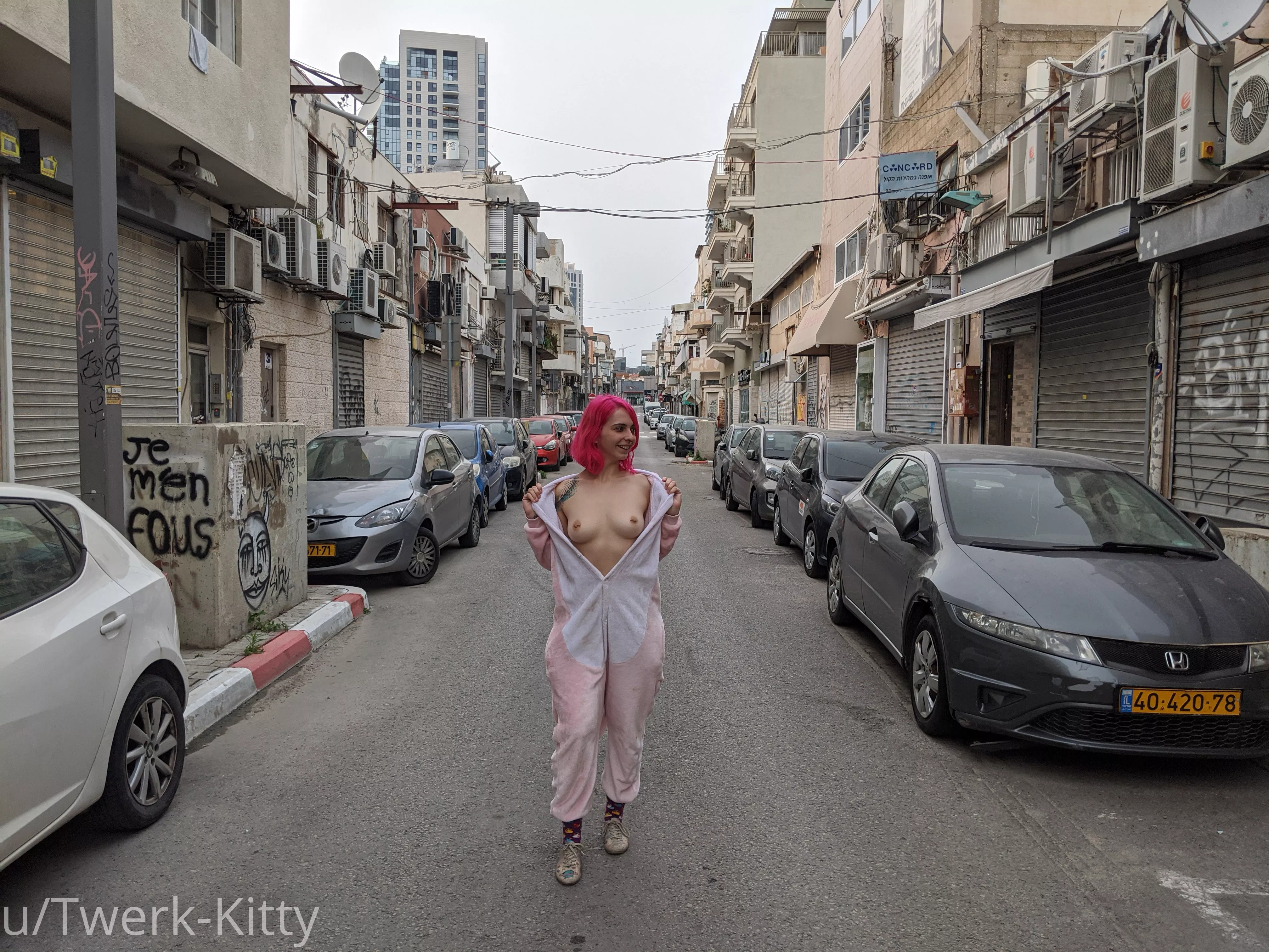 Showing my boobs outside posted by Twerk-kitty