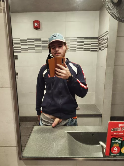 Showing off by Shiz0id01