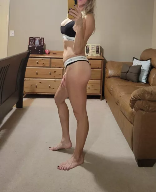 Showing off all my assets. by sunseekgirl