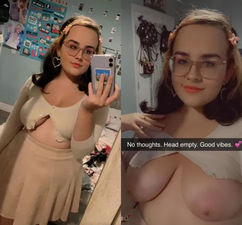 Showing off is the best part of my day 🤍 by Gold-Case