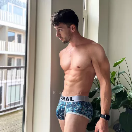 Showing off my Bulge to the Neighbors by Brammsterr