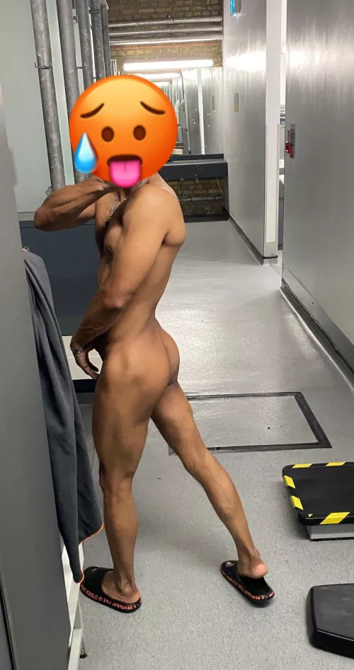 Showing off my cheeks! by monstaboy007