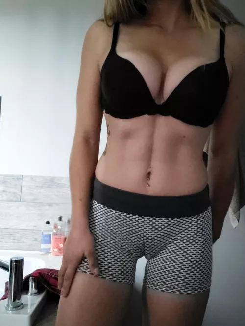 Showing off 😋 by body_by_kayla