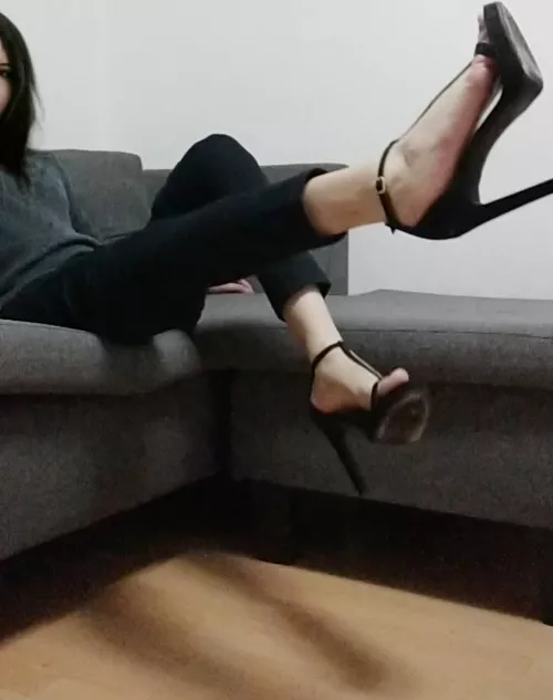 Showing you guys my black strappy heels 💕 (oc) by soldaderyan